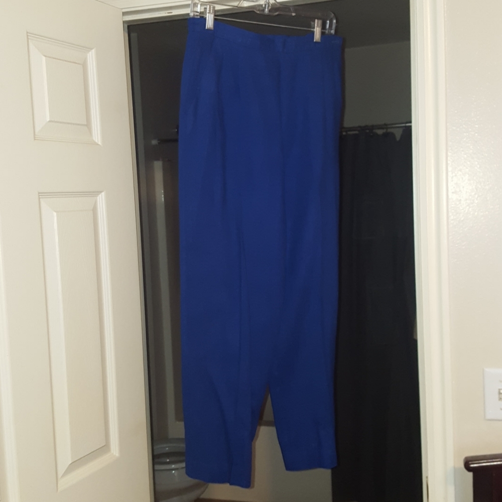 Beautiful vintage pleated pants with pockets